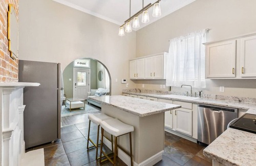Bayou St. John House | Updated Tremé Shotgun | 1 Block to Streetcar