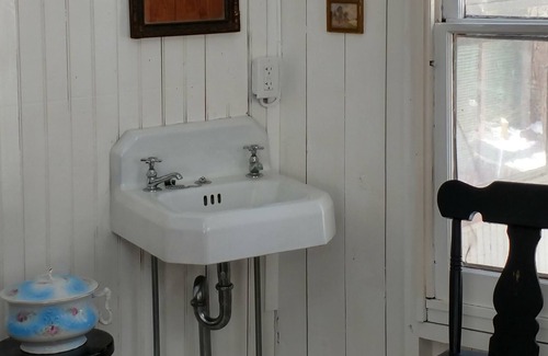 Mount Gretna Heights Cottage | Updated vintage cottage with bohemian flair