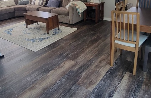 Colchester Cottage | Updated year round Cottage in Lake Hayward Community