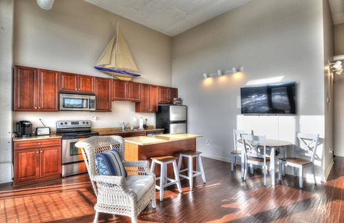 Sandusky Condo | Upgrade Your Stay.On Sandusky Bay!