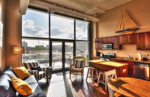 Sandusky Condo | Upgrade Your Stay.On Sandusky Bay!
