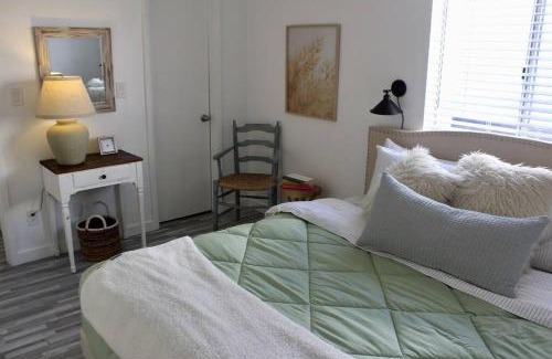 Riverside Apartment | Upgraded Condo Close to All the Tempe Action