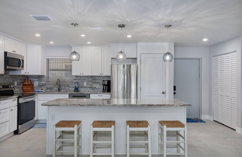 Sanibel Condo | Upgraded Ground Floor Residence at Blind Pass