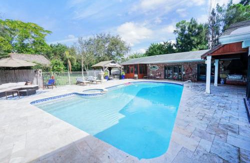 Survey Creek Apartment | Upgraded Lux Retreat in Coconut Creek with Pool and Hot Tub