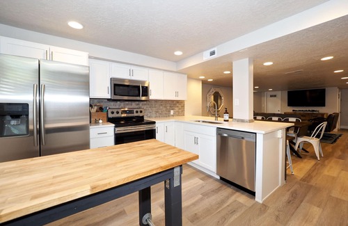 Lower Avenues Apartment | Upgraded Suite-Temple Square, Downtown Salt Lake City, Convention Center