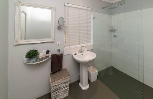 Harare East Cabin | Upmarket luxury boutique guesthouse