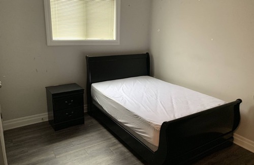 Thorold Apartment | Upper Apartment - Short Term Stays - Near Niagara Falls, Canada