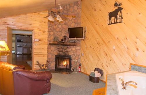 Ruidoso Ski Chalet | Upper Canyon Inn & Cabins