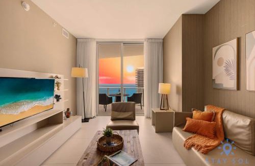 Hollywood South Central Beach Apartment | Upper Level Penthouse - Amazing Views Beach & Intracoastal