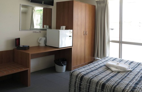 Rasmussen Hotel | Upper Ross Hotel