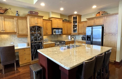 Big White Ski Resort House | Upper Village BEST Ski-in-out w/3 parking spots!