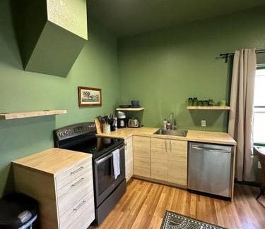 Livingston Apartment | Upper Yellowstone Suite