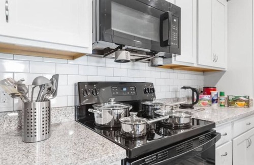 Melbourne Condo | Upscale 1BR/1BA: Resort Vibes, City Edge, Bliss