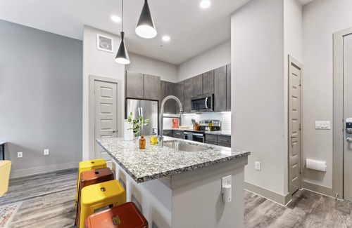 Montopolis Apartment | Upscale 1BR luxe suite close to Downtown w/fast WiFi