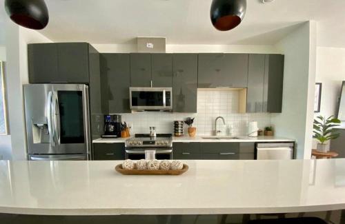 Central East Austin Apartment | Upscale 2BR Condo w Patio City Views Walk to DT