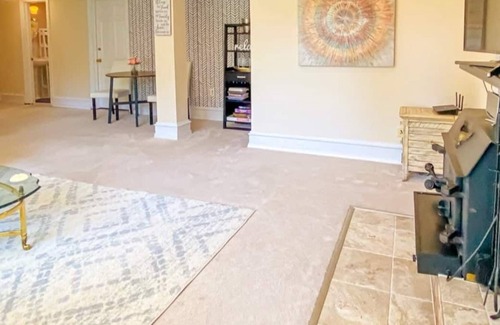 Annandale Condo | Upscale 3BR/1BA Spacious Vista Apartment close to DC