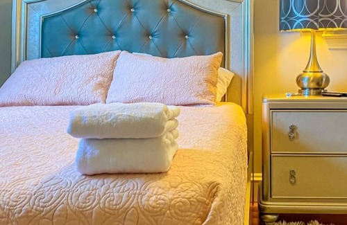 Annandale Condo | Upscale 3BR/1BA Spacious Vista Apartment close to DC