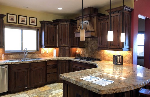 Mammoth Creek Cabin | Upscale 4 Bedroom Mountain Home With Amazing Views Between Zion and Bryce Canyon
