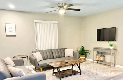 Kettering House | Upscale 4BR @ The Greene | Exclusive Location
