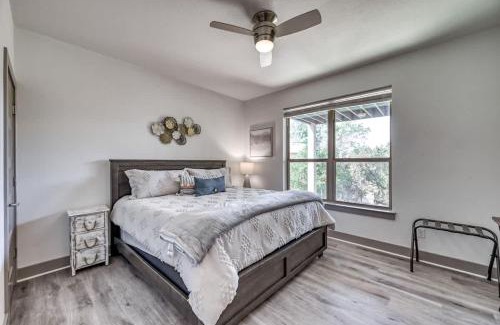 Point Venture House | Upscale 5BR Home on Lake Travis with HotTub & Lake Views