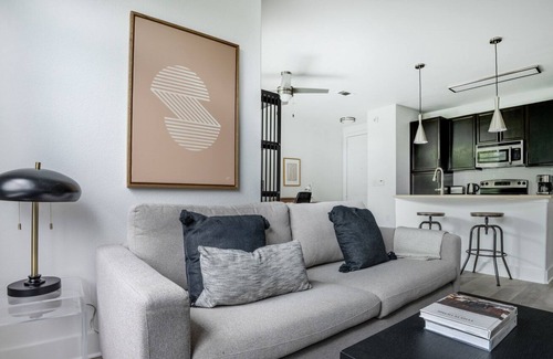 Gateway Apartment | Upscale Arboretum 1BR w/ Gym, Pool & W/D, nr restaurants, by Blueground