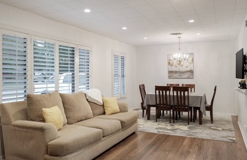 Shearer Hills - Ridgeview House | Upscale AT THE QUARRY HOUSE!