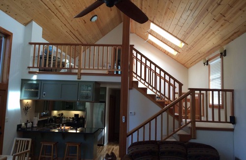 Phoenix Lake-Cedar Ridge Cabin | Upscale & Beautiful spacious cabin near Twain Harte with a/c
