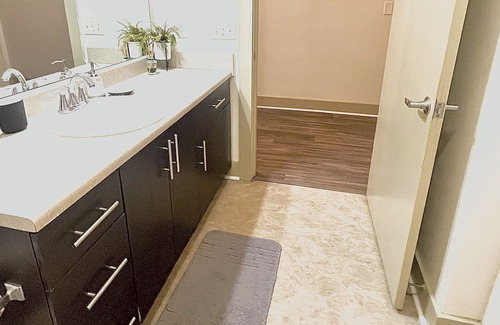 Brookwood Apartment | Upscale Buckhead Loft 1Bed1Bath, sleeps 1-4 balcony & free parking