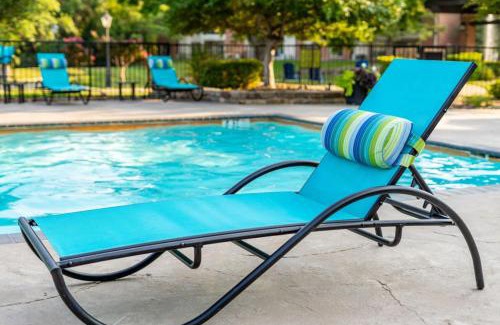 Southwest Carrollton Apartment | Upscale City Apartment with Pool , Fitness Center