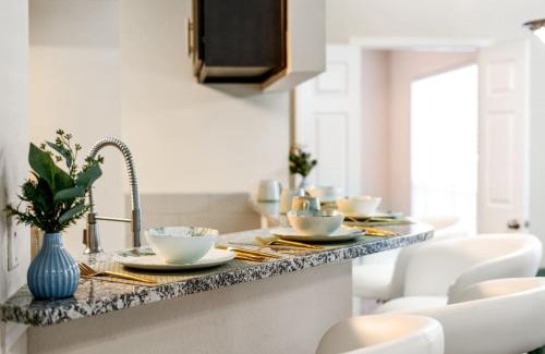 Southwest Carrollton Apartment | Upscale City Apartment with Pool , Fitness Center