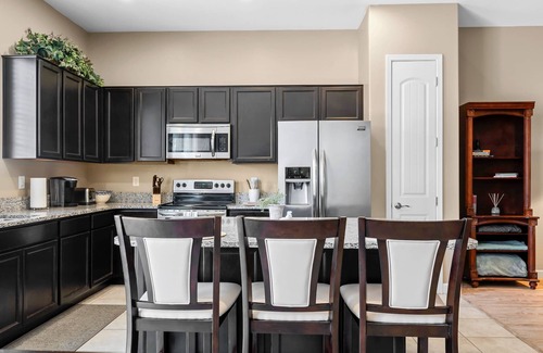 Mesa House | Upscale Condo | Min from Shopping and Restaurants