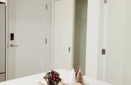 Brossard Condo | Upscale condo with spectacular views.15 minutes drive to downtown Montreal.