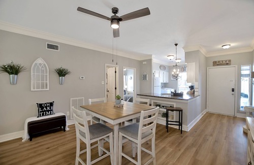 April Sound Condo | Upscale Escape on Lake Conroe in April Sound! “On Lake Time” 3-2 on First Floor!