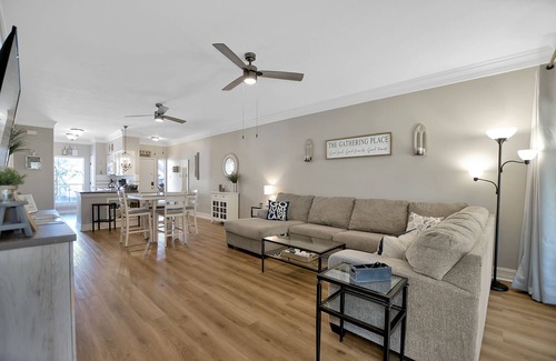 April Sound Condo | Upscale Escape on Lake Conroe in April Sound! “On Lake Time” 3-2 on First Floor!