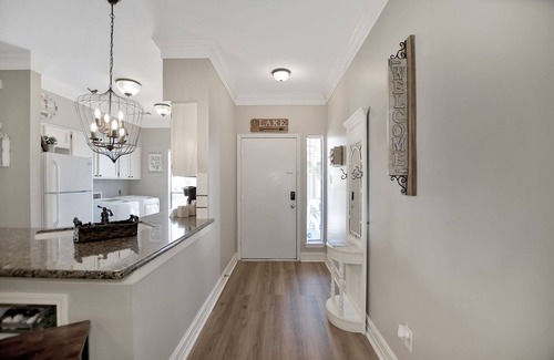 April Sound Condo | Upscale Escape on Lake Conroe in April Sound! “On Lake Time” 3-2 on First Floor!