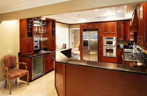 Drayton House | Upscale Fully Furnished Executive Home