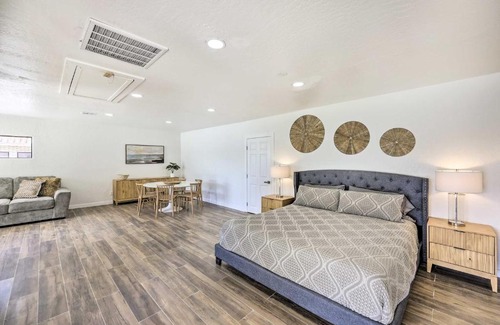 Glendale Apartment | Upscale Glendale Casita with Pool and Hot Tub!