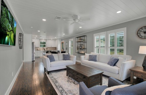 Dripping Springs House | Upscale Home With Pool and Firepit - Close to Mercer St!