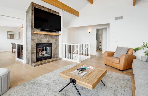 Southwest Mission House | Upscale home with gorgeous lake views, private hot tub, fireplace & firepit