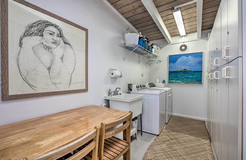 Lanikai House | Upscale Kailua Getaway: Steps to Swim Beach!