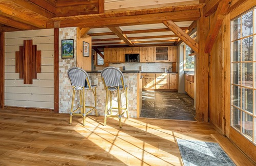 Goreville House | Upscale Lake Cabin with Billiards, Paddle Boards
