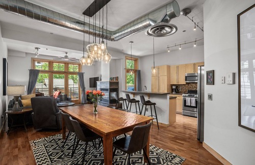 Downtown Steamboat Springs Condo | Upscale Luxury w/Air Conditioning - Urban Loft in Downtown Steamboat