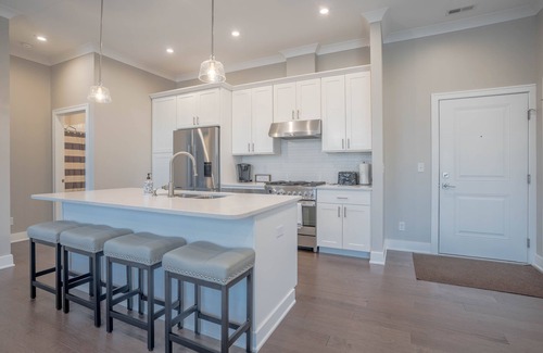 Valparaiso Condo | Upscale Modern Condo in Valparaiso- just blocks from downtown & Journeyman!