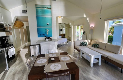 Sands House | Upscale ocean front home & easy canal boat access to Gulf or Atlantic