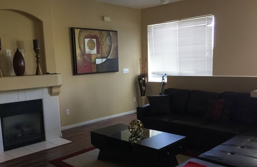 Rhodes Ranch Condo | UPSCALE RESORT STYLE GATED COMMUNITY CONDO WITH MOUNTAIN VIEWS.