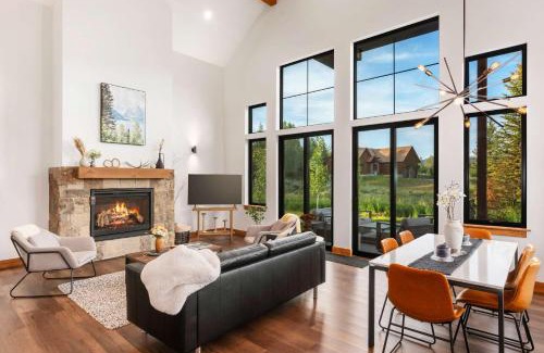 Driggs House | Upscale Ski Chalet - Wildlife AC Hot Tub