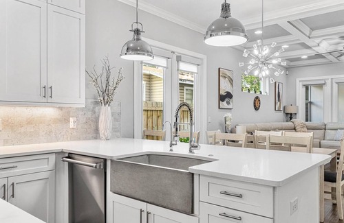 Bayshore Gardens House | Upscale Soho living - Near bayshore Boulevard - Chefs kitchen