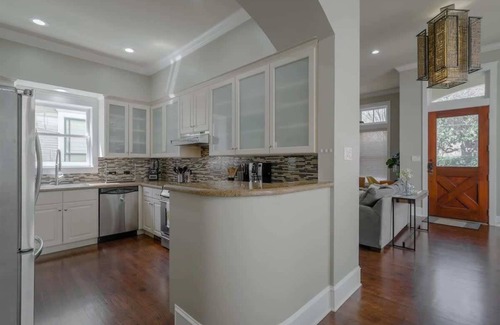 Uptown House | Upscale Uptown Estate in heart of Dallas