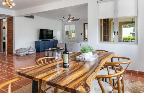Cerro Gordo Villa | Upscale villa in gated community beach access Yari