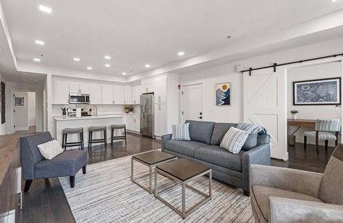 Charles Town Condo | Upscale Walkup Apartment in the Heart of Historic Charles Town, WV
